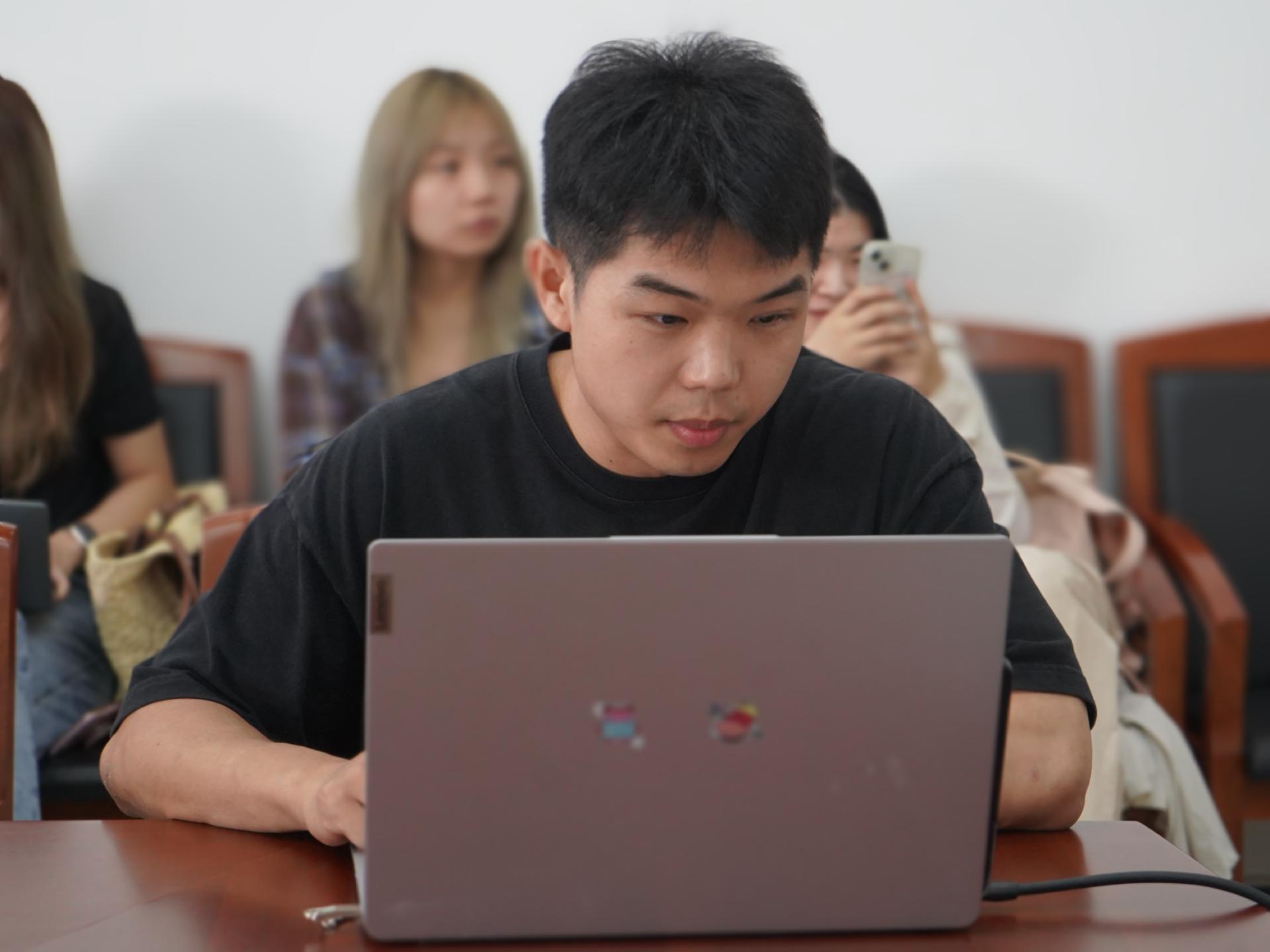 问鼎娱乐